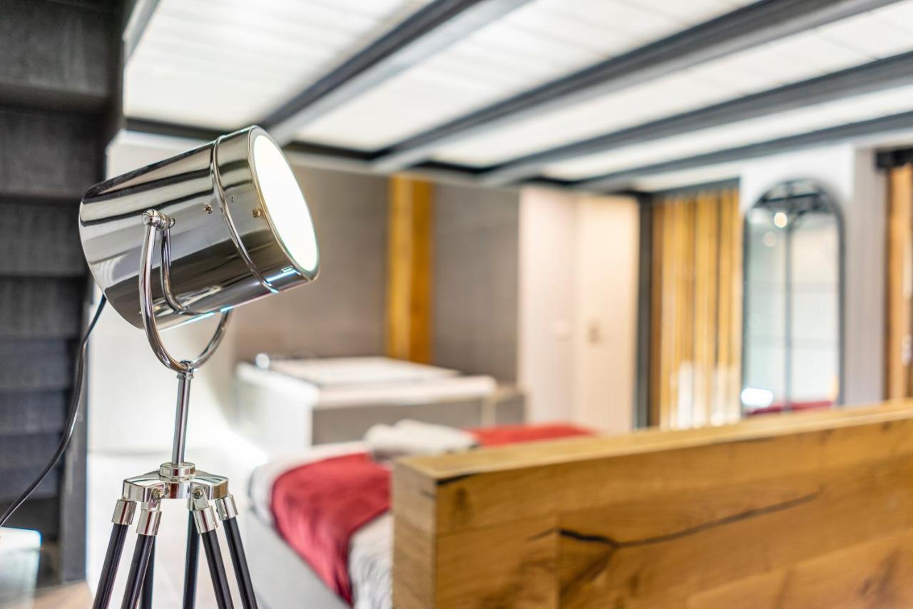 Apartment Capriccio - Luxury Loft Corso Sempione Jacuzzi Aparthotel-wifi *