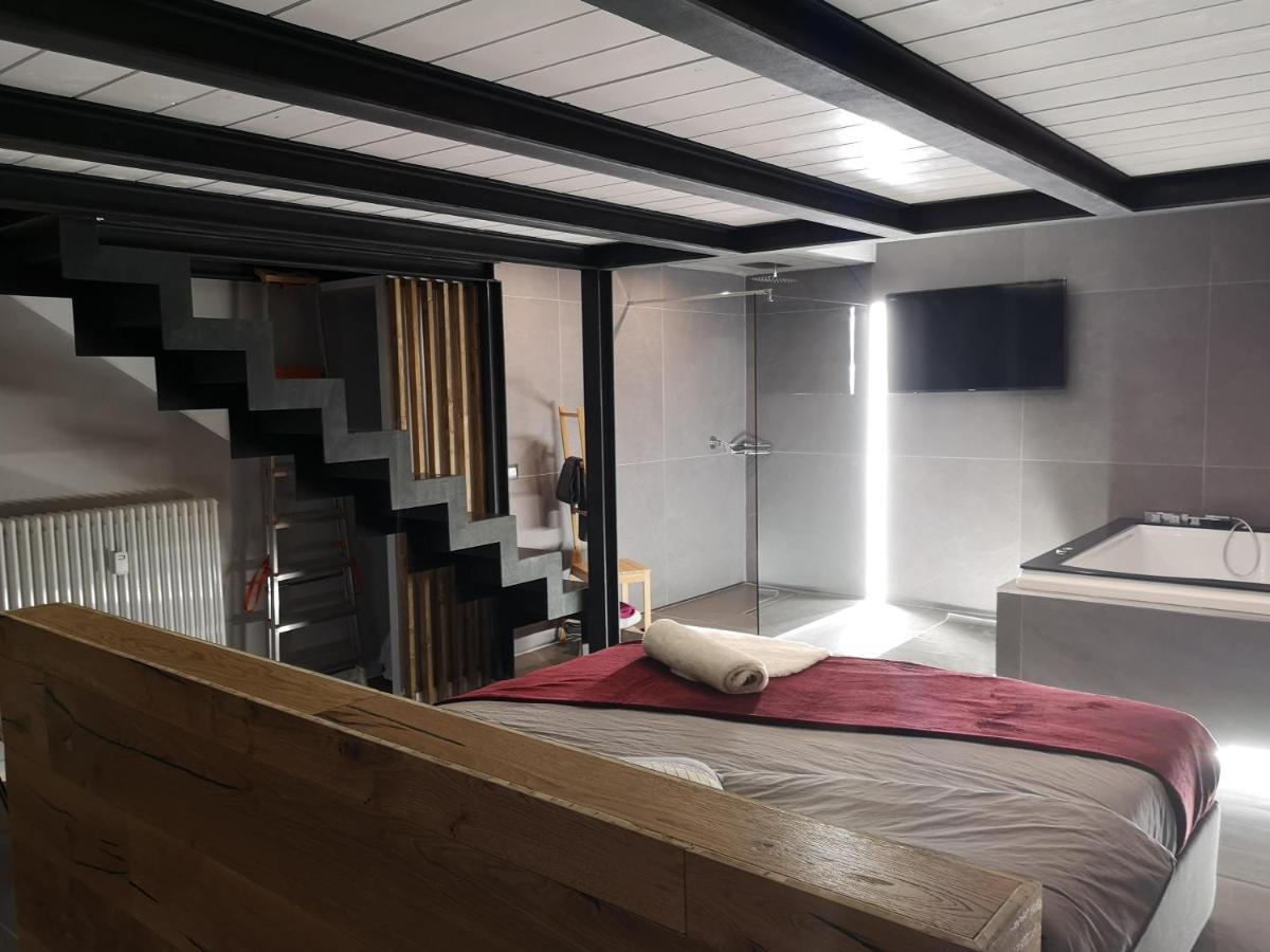 Capriccio - Luxury Loft Corso Sempione Jacuzzi Aparthotel-wifi Apartment